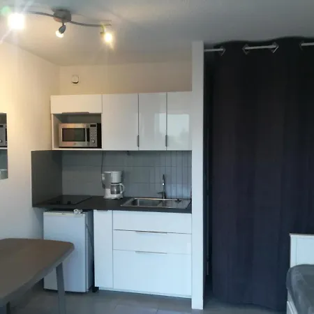 Motte, Parking Apartment *